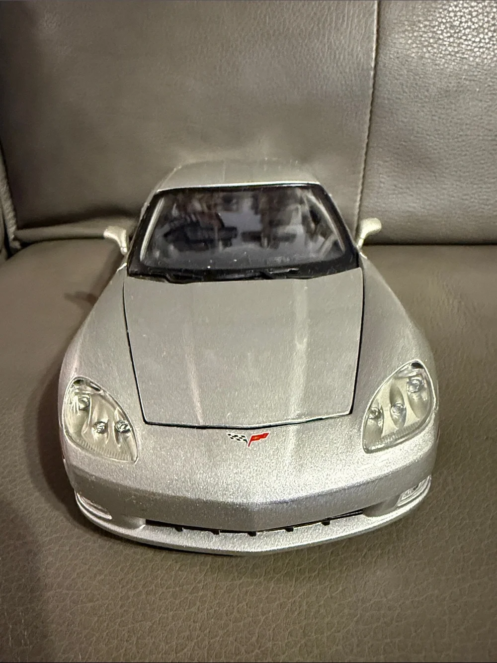 2005 Chevrolet Corvette C6 1/18 scale Diecast Model Car